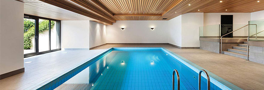 piscine sur mesure à l'intérieur